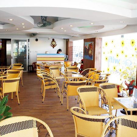 Camry Hotel Danang Exterior photo