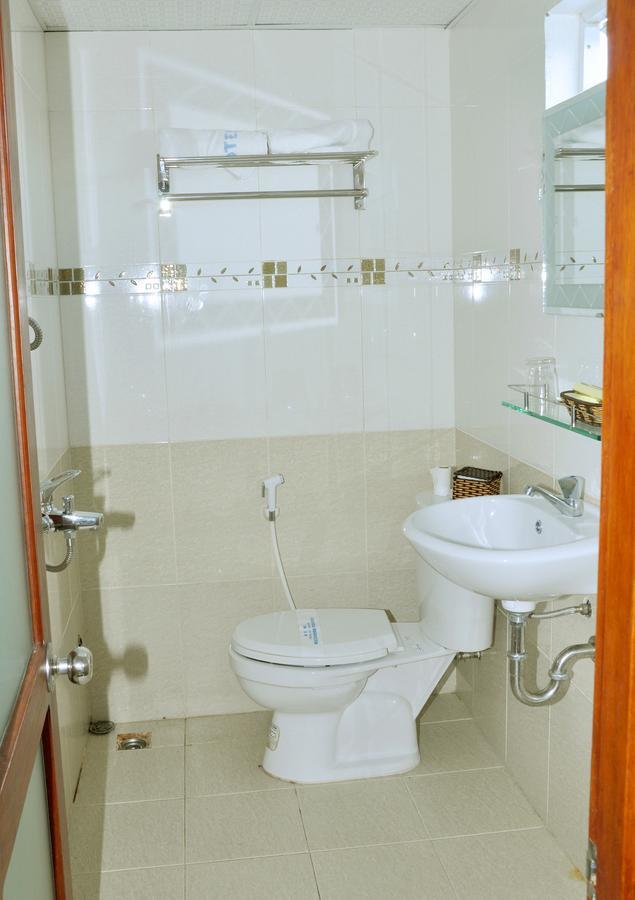 Camry Hotel Danang Exterior photo