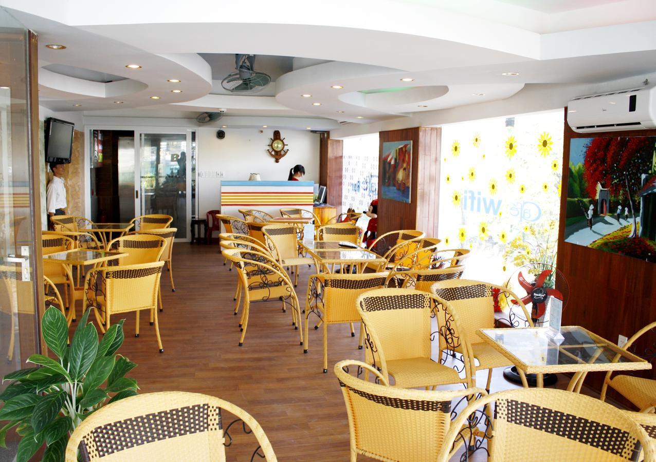 Camry Hotel Danang Exterior photo